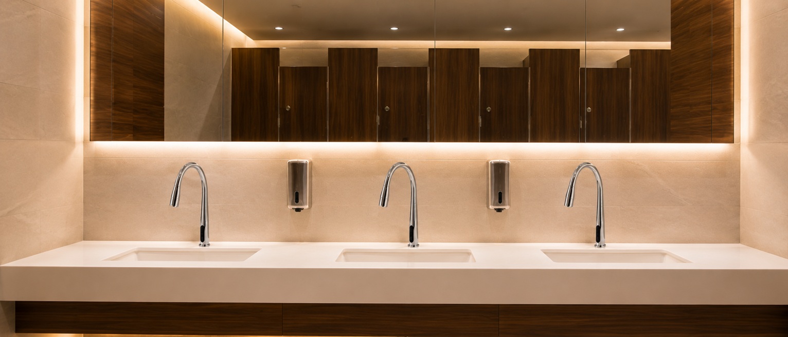 5 Best Hands-Free Faucets For Public Restrooms